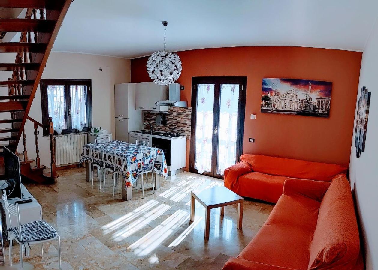 Casa Vacanze Volpe Dell'Etna Nicolosi Exterior foto