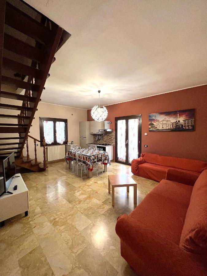 Casa Vacanze Volpe Dell'Etna Nicolosi Exterior foto
